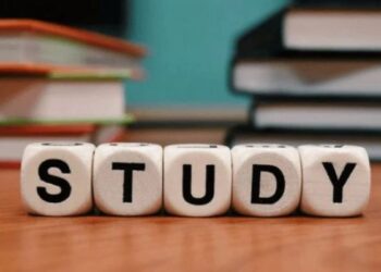 Những câu nói tiếng Anh hay về học tập giúp bạn vươn tới thành công