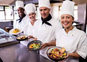 viết đoạn văn bằng tiếng anh về nghề đầu bếp