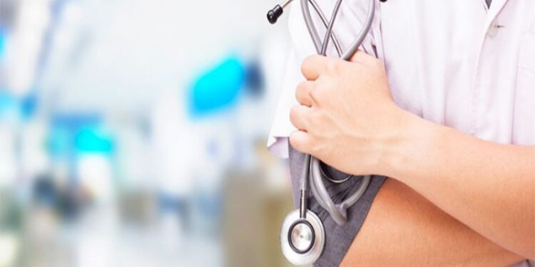 Viết đoạn văn bằng tiếng anh về nghề Y Tá - Bác Sĩ 3 Viết đoạn văn bằng tiếng anh về nghề Y Tá – Bác Sĩ