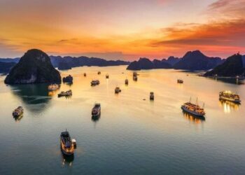 Viết đoạn văn về Vịnh Hạ Long bằng tiếng Anh dành cho bé tham khảo