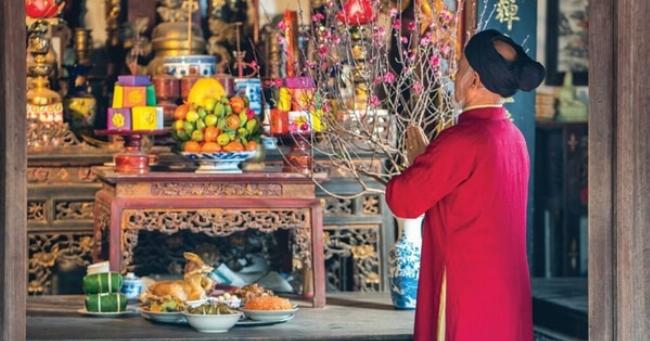 Tết Nguyên Đán tại Việt Nam với nghi thức cúng bái tổ tiên