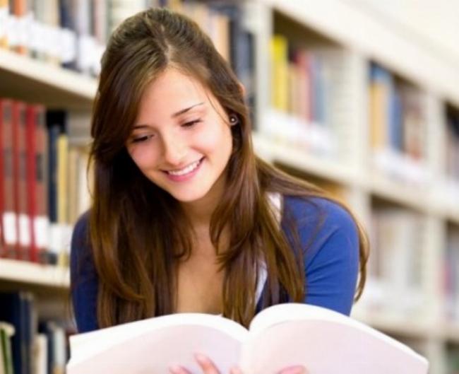 Học sinh với niềm đam mê học tiếng Anh.