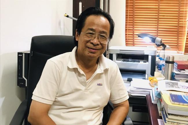 Minh họa sức mạnh của năm giác quan trong việc viết một đoạn văn tả bằng tiếng Anh