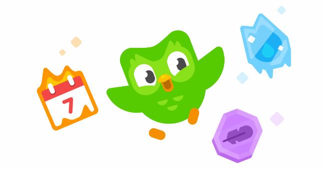 Sách và tài liệu ôn tập tiếng Anh lớp 8 từ Cung Ứng Giáo Viên trên bàn học.