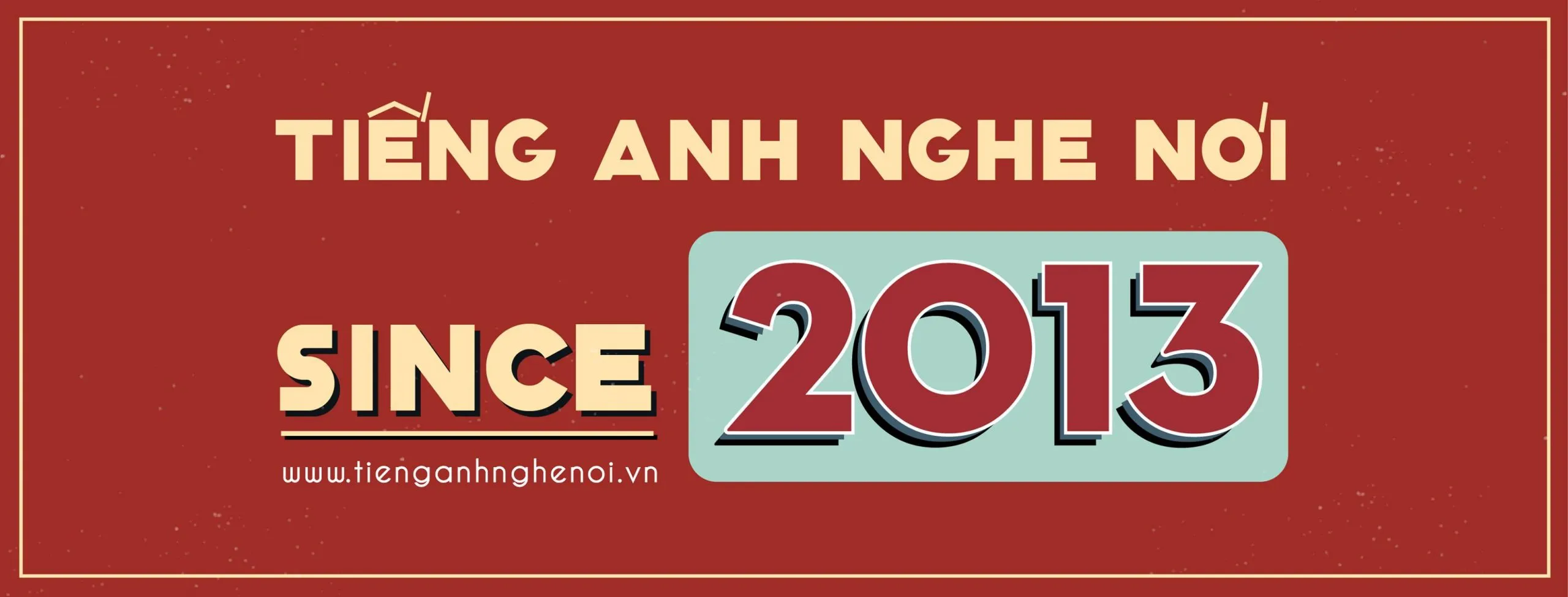 Các bạn trẻ đang thảo luận sôi nổi trong lớp học tiếng Anh