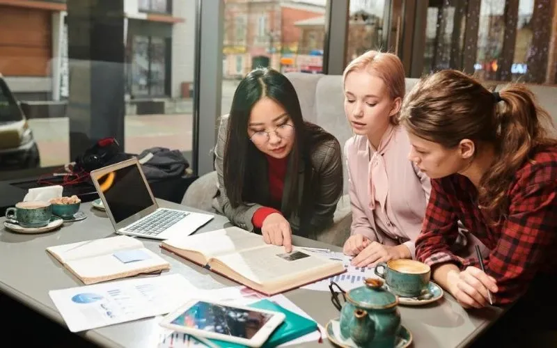 Lưu ý về vị trí và biến thể của cấu trúc despite trong câu