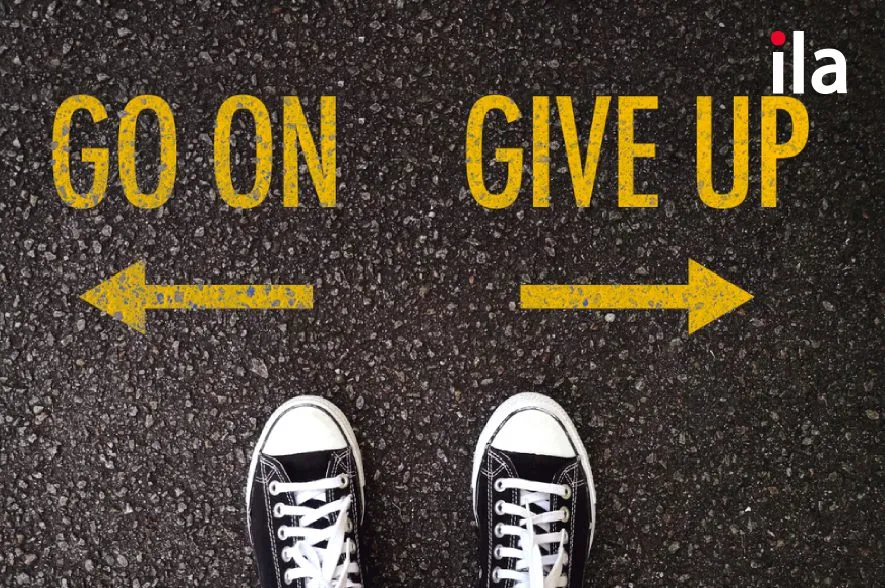Minh họa cho cụm động từ give up trong tiếng Anh