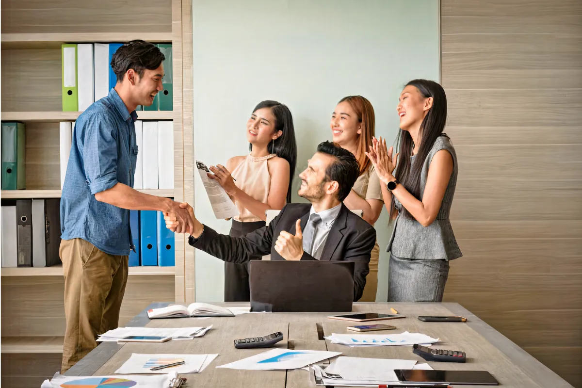 Các mẫu câu khích lệ tinh thần bằng tiếng Anh ý nghĩa