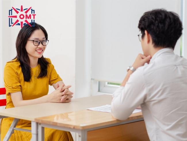 Phụ huynh và giáo viên hướng dẫn bé lớp 2 ôn thi toán học kì 2 hiệu quả