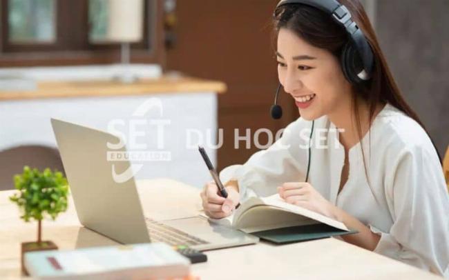 Ngu Trong Tiếng Anh Là Gì? Giải Mã Mọi Mức Độ và Ngữ Cảnh Chuẩn Nhất 18 Hình ảnh minh họa sự khác biệt về mức độ nặng nhẹ của từ ngu trong tiếng Anh là gì khi sử dụng slang.