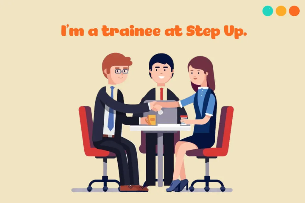 Người phụ nữ đang tự tin giới thiệu về công việc của mình trong buổi phỏng vấn