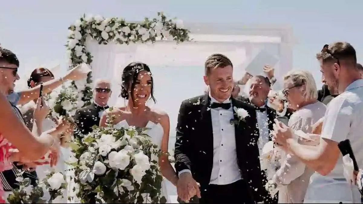 Khoảnh khắc lãng mạn kỷ niệm ngày cưới của vợ chồng