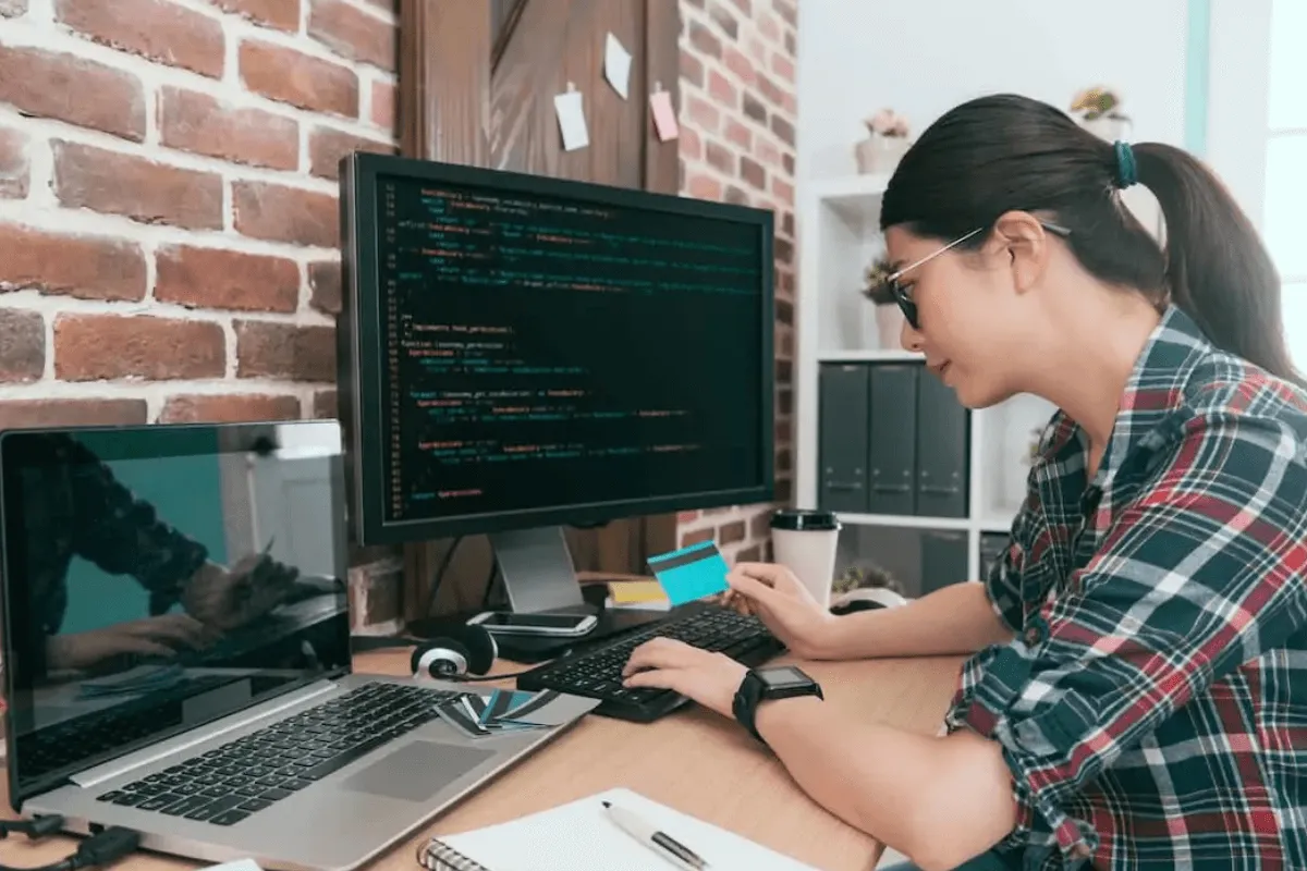 Ngành Công Nghệ Thông Tin Tiếng Anh Là Gì? Giải Mã Sức Hút Trong Kỷ Nguyên Số