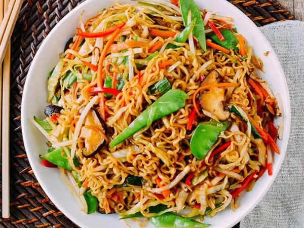 Các món mì xào và mì nước thay thế cơm trong thực đơn