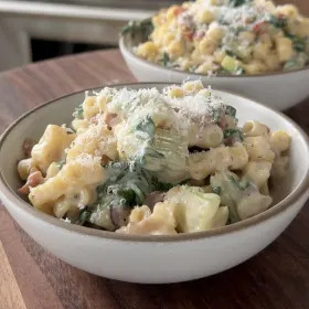 Mỳ Ý Cuộn Thịt Xông Khói Sốt Kem