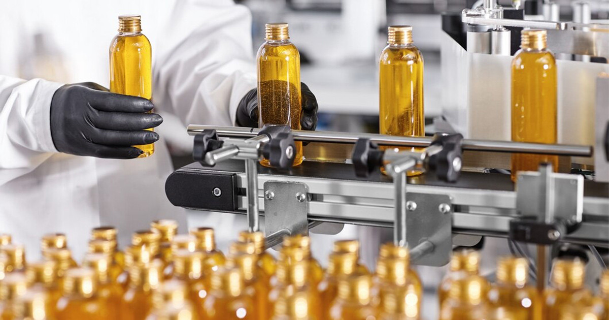 Sản Xuất Là Gì? Quy Trình, Vai Trò và Các Loại Hình Phổ Biến