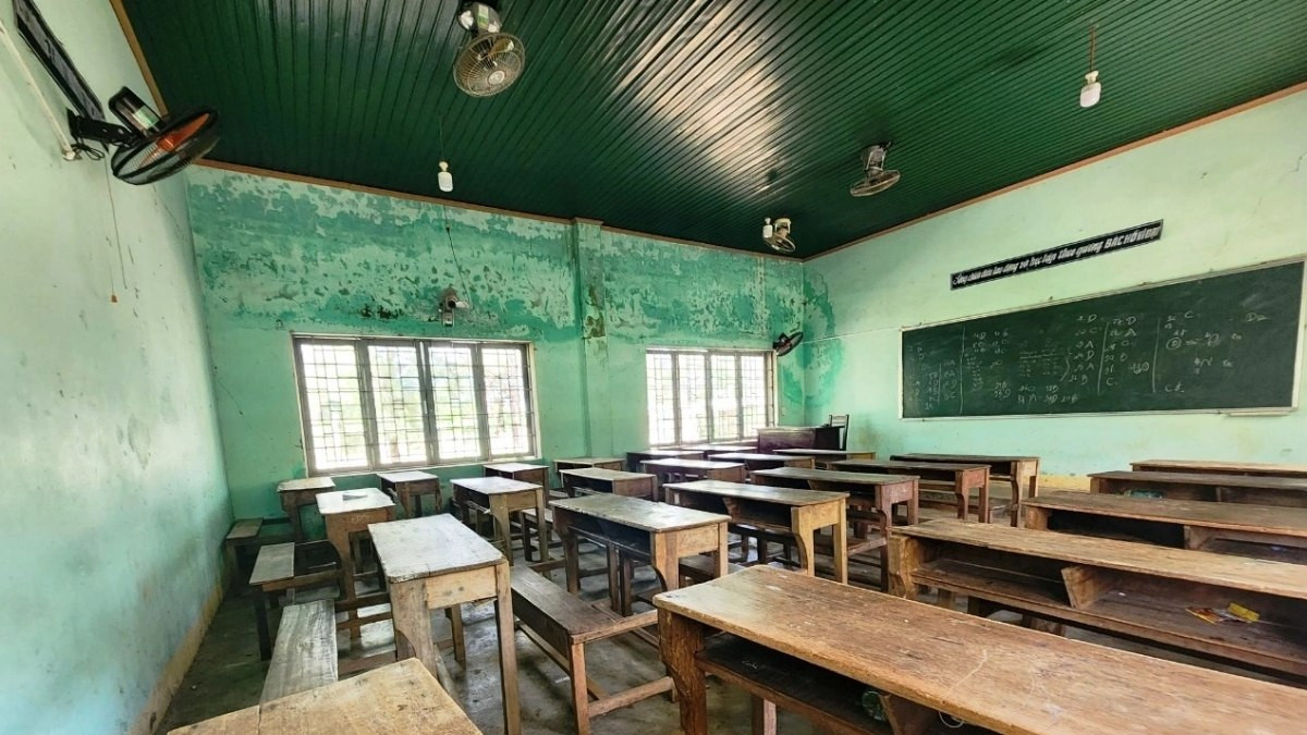 Cảnh quan lớp học nhìn từ cửa ra vào