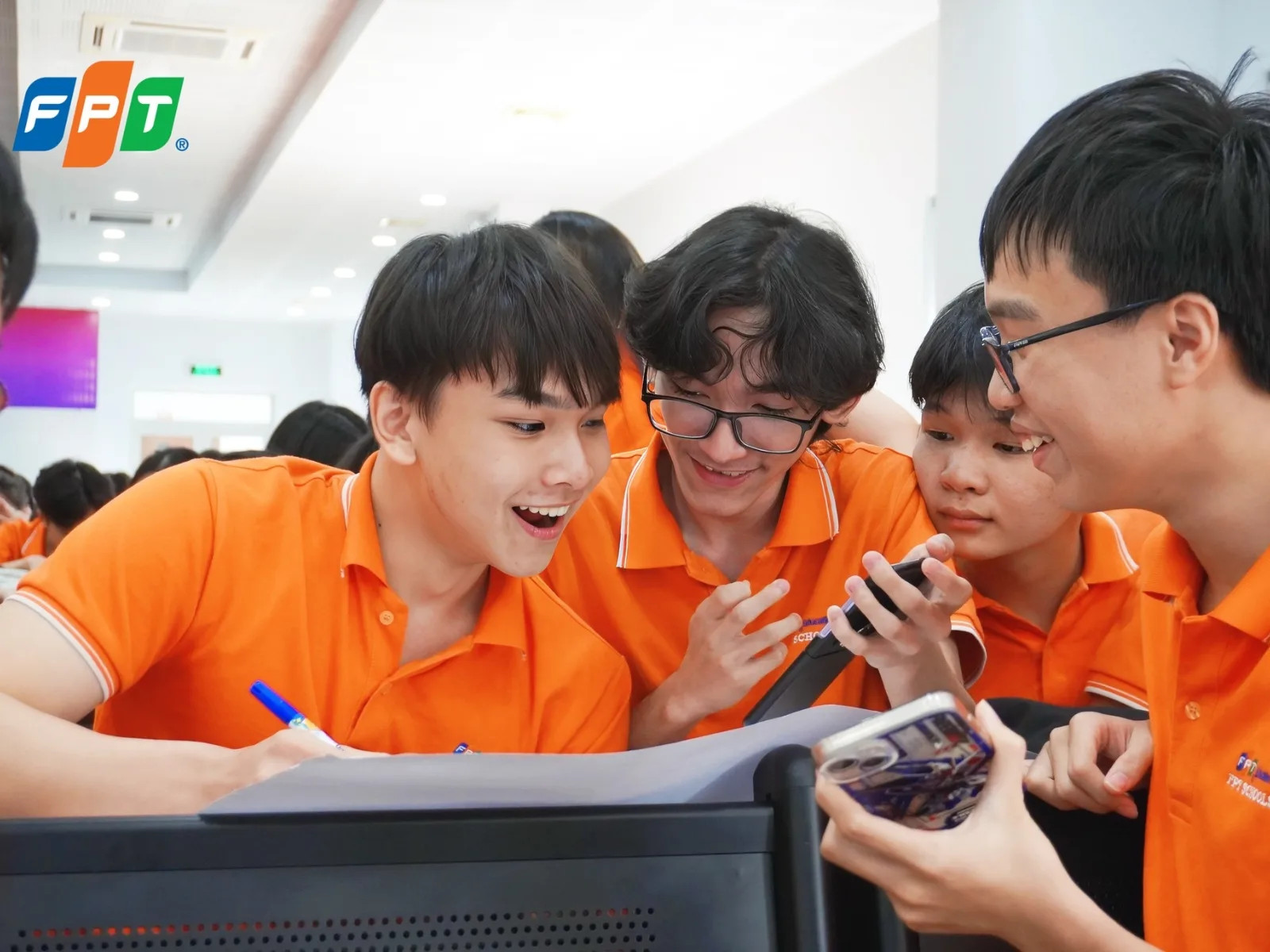 Tình Yêu Tuổi Học Trò: Ý Nghĩa, Đặc Điểm và Những Lưu Ý Quan Trọng