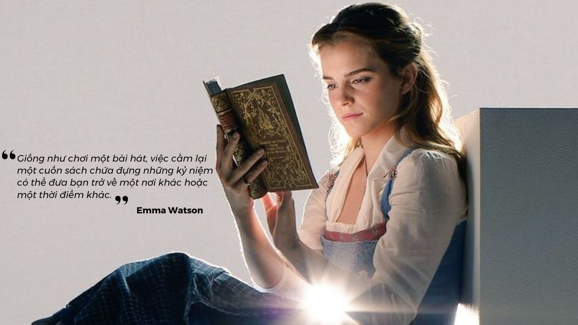 Emma Watson chia sẻ về những cuốn sách chứa đựng kỷ niệm.